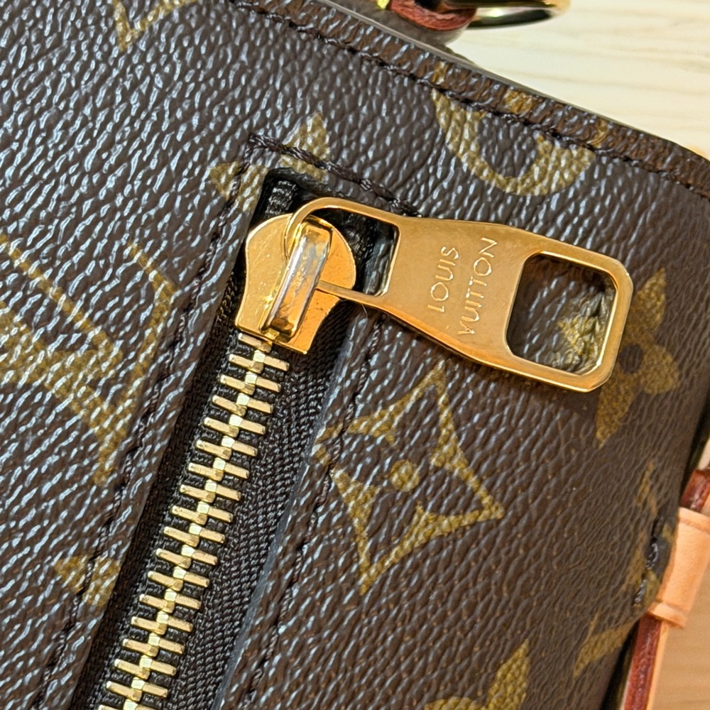 AUTHENTIC Louis Vuitton Monogram Pochette Metis Bag - Picture 13 of 15